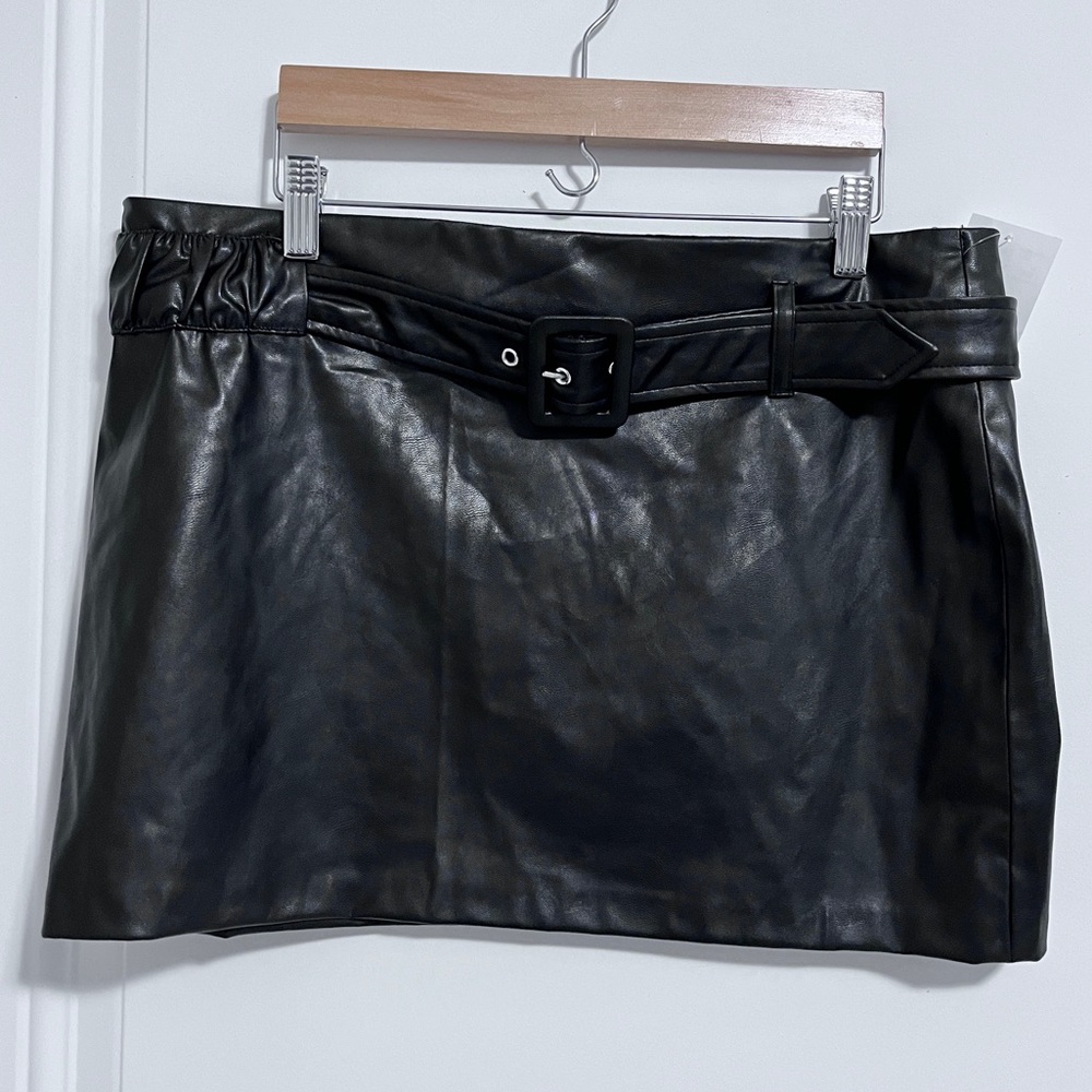 Zara Women’s Faux Leather Belted Mini Skirt - Size L